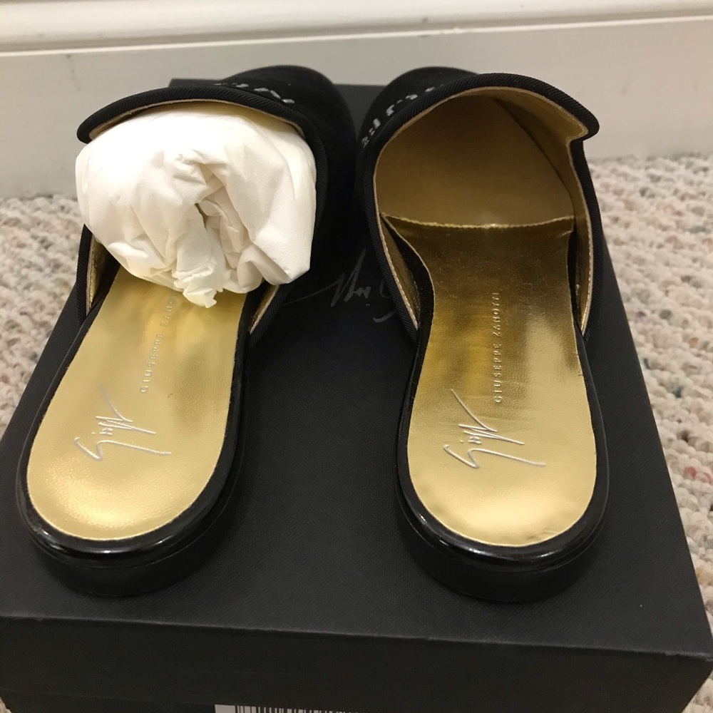 🆕 Giuseppe Zanotti velvet “bonjour” crystal mules - Picture 4 of 6